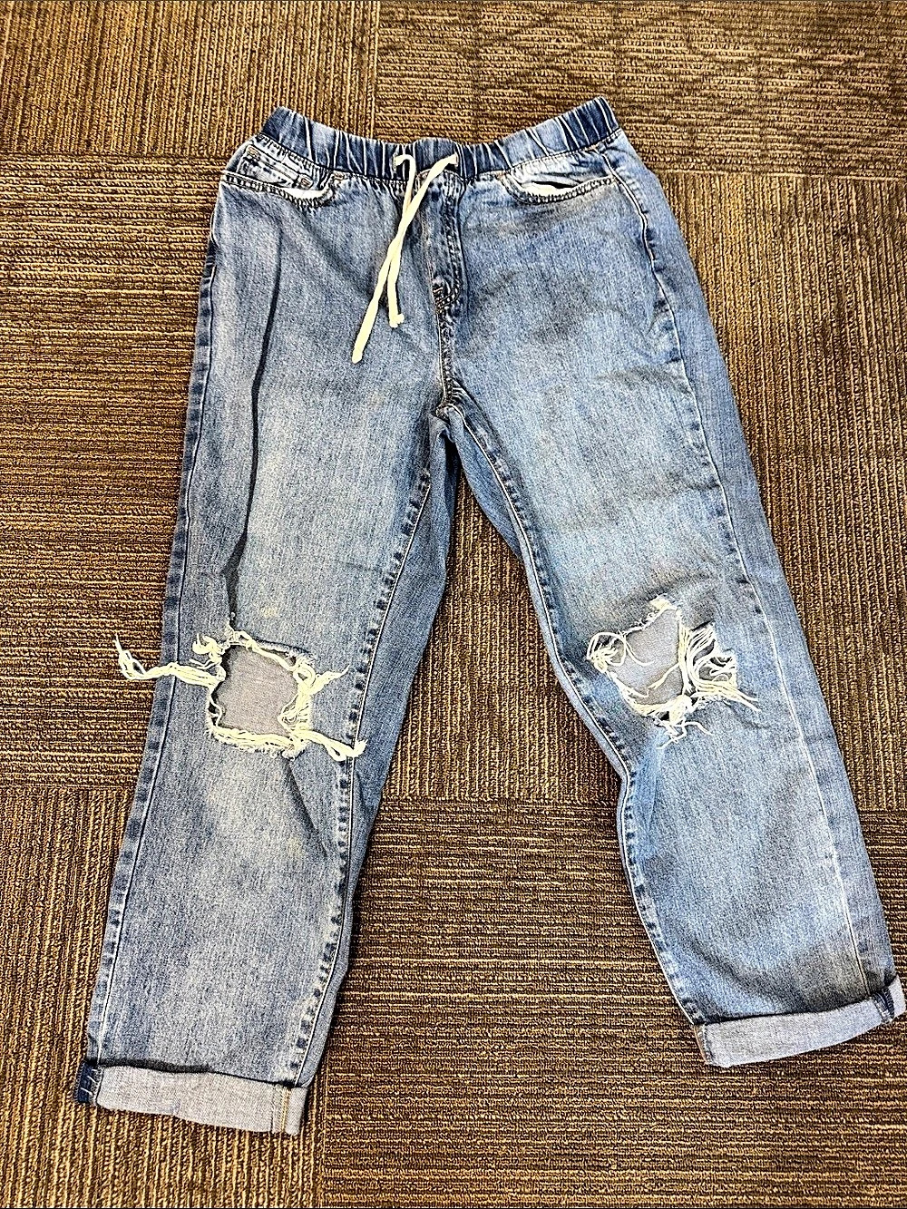 REIVASH Women's  Medium Distressed Jeans Size 8 Blue